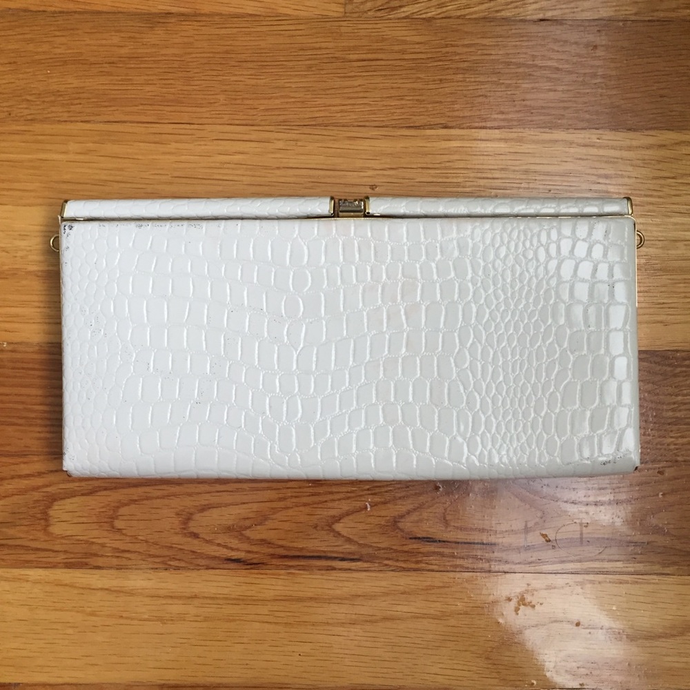 Vintage beige crocodile print clutch